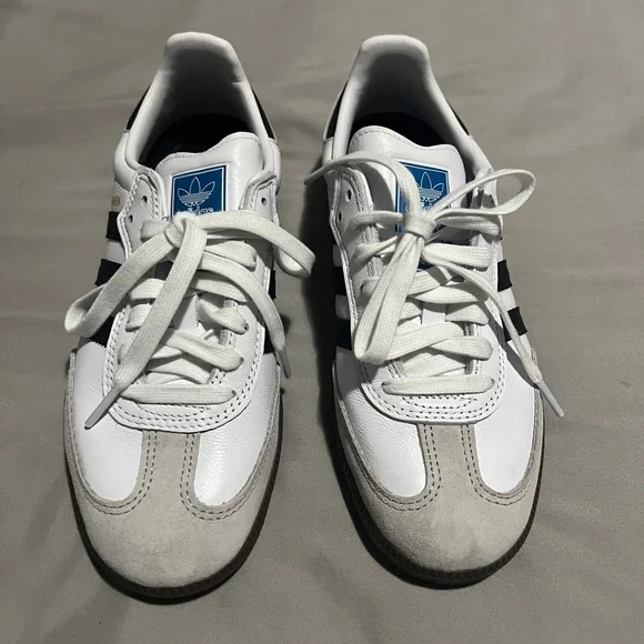 Adidas White and Black Samba Sneakers - Men size 5 1/2 - Picture 6 of 8